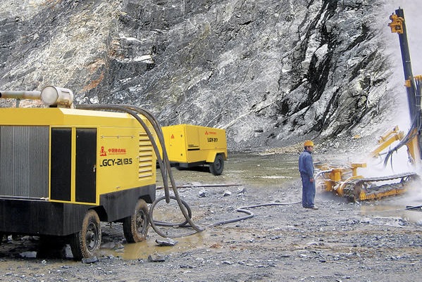 開山空(kong)壓機 開山(shān)空壓機(ji)